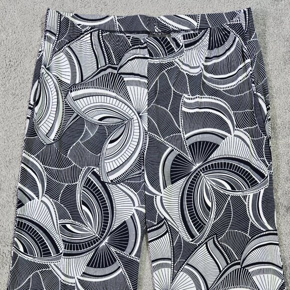 Chico's Travelers Navy Blue White Abstract Floral Fan Pull On Wide Leg Pants - Picture 4 of 10